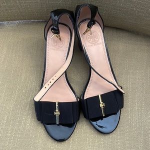 Tory Burch sandals in black with gold accent